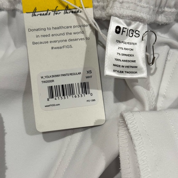 Fig’s technical collection scrub pants in White - Picture 4 of 5
